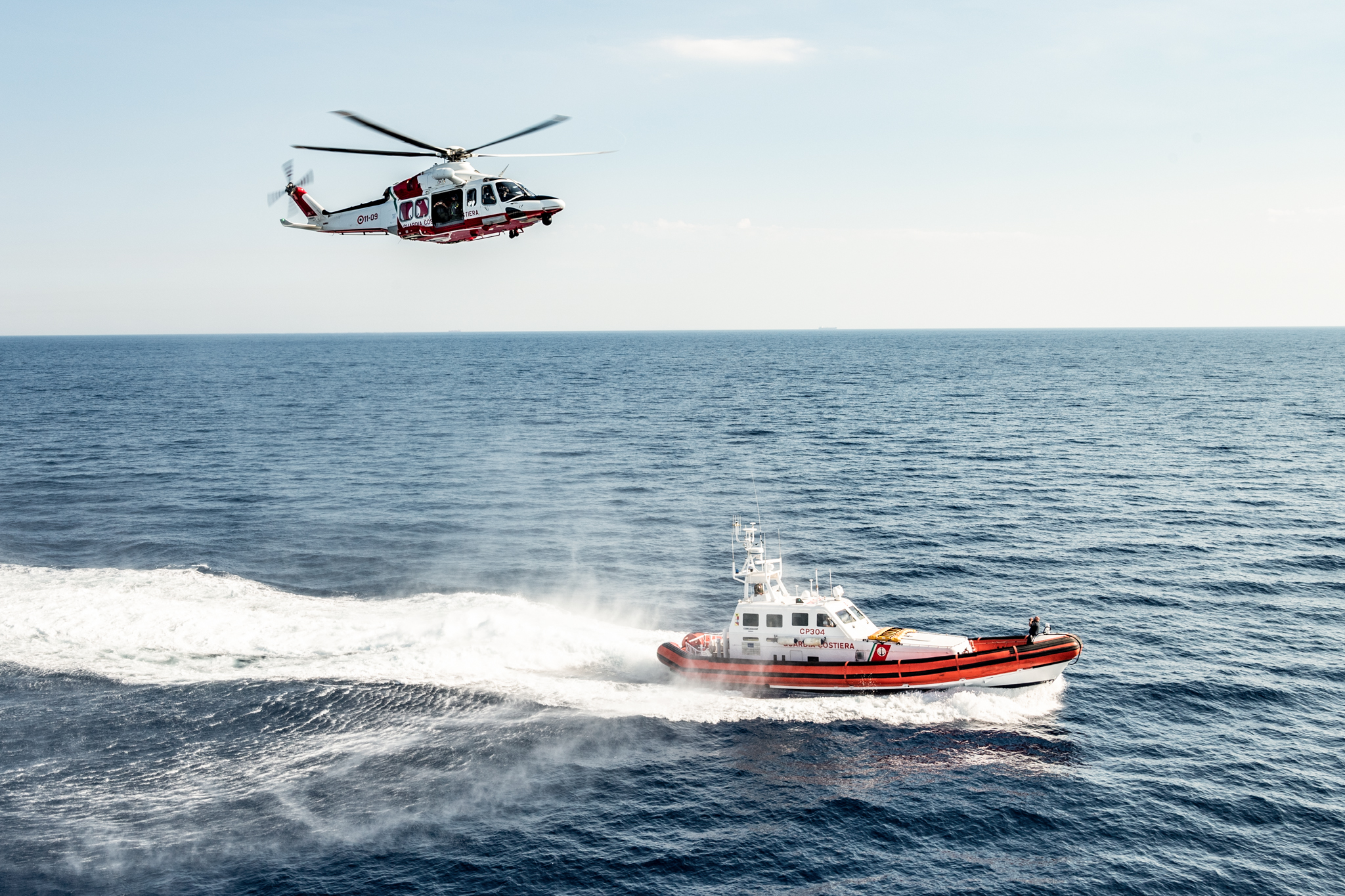 Catania: evacuazione medica di un marittimo con un elicottero della Guardia Costiera